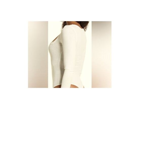 New ~ NAKED WARDROBE  ~ Asymmetrical Neck Ribbed Bodysuit Size Medium - Picture 6 of 6